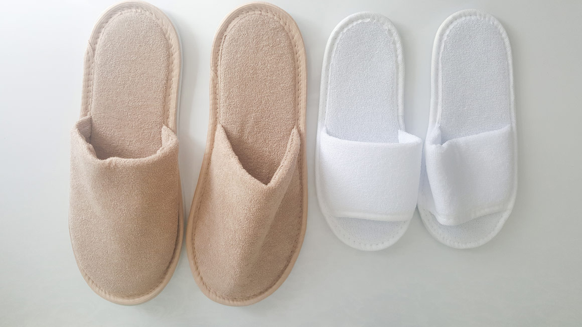 4 slippers, beige terry slippers for adults and white terry kids’ slippers